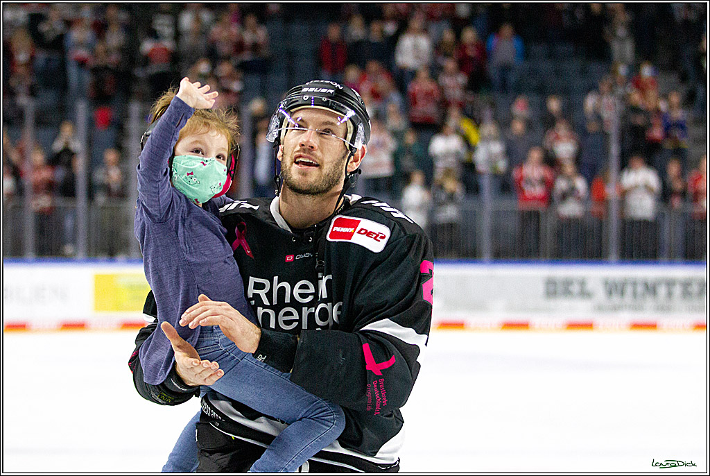 PENNY DEL;  Koelner Haie - Schwenninger Wild Wings; Koeln, 08.10.2021